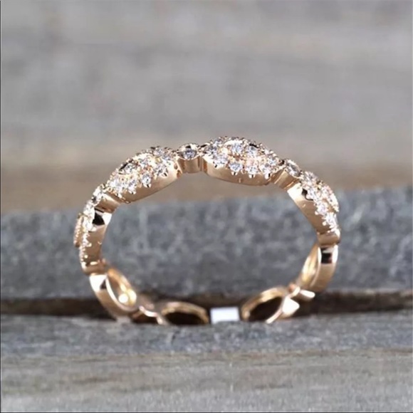 New 18K Gold Plated Beautiful Diamonds Ring - Picture 2 of 6